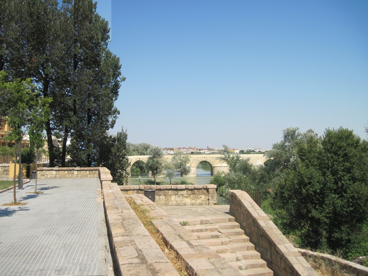 2- Panorama visto dal fiume